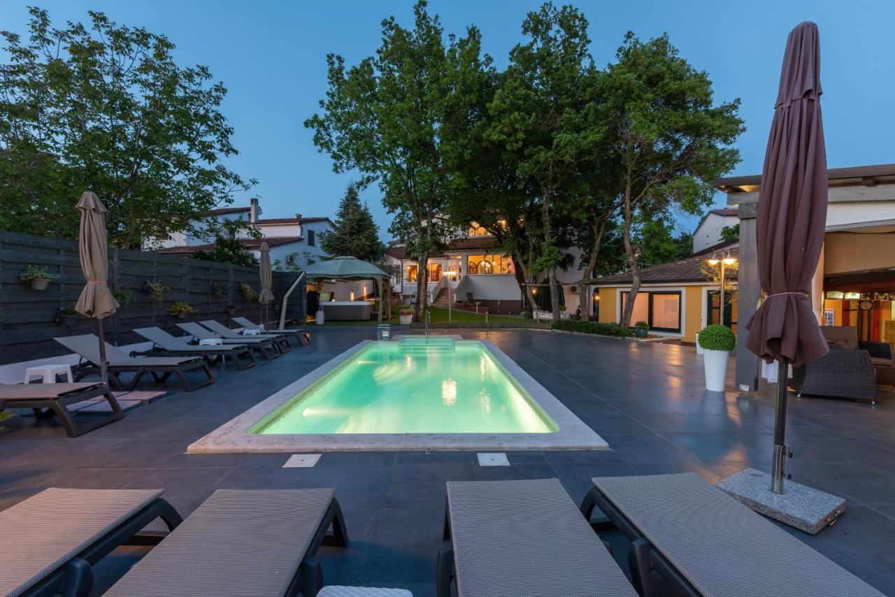 Apartment Felix Porec Bagian luar foto