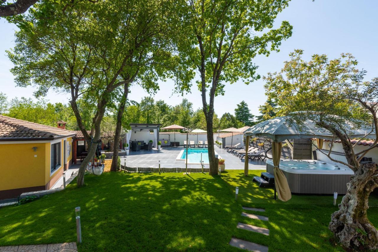 Apartment Felix Porec Bagian luar foto