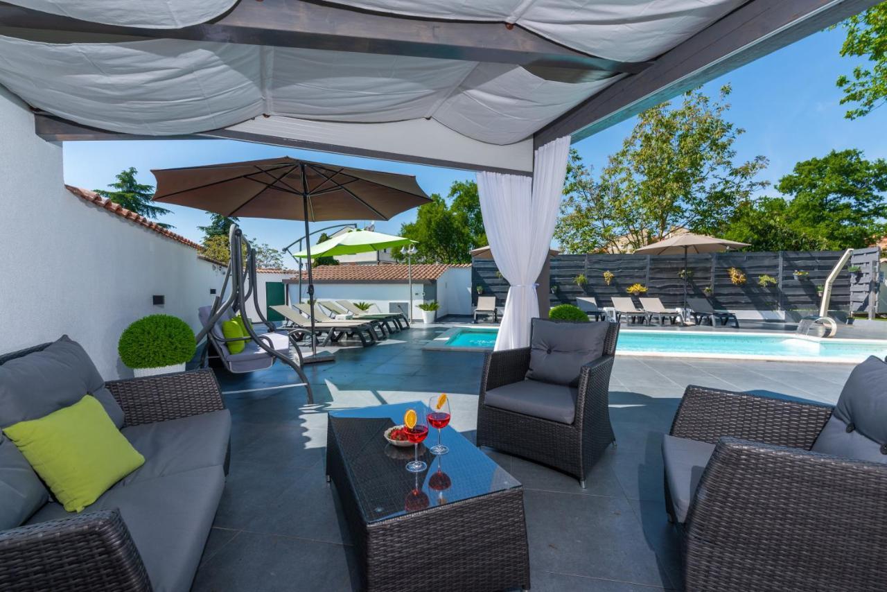 Apartment Felix Porec Bagian luar foto