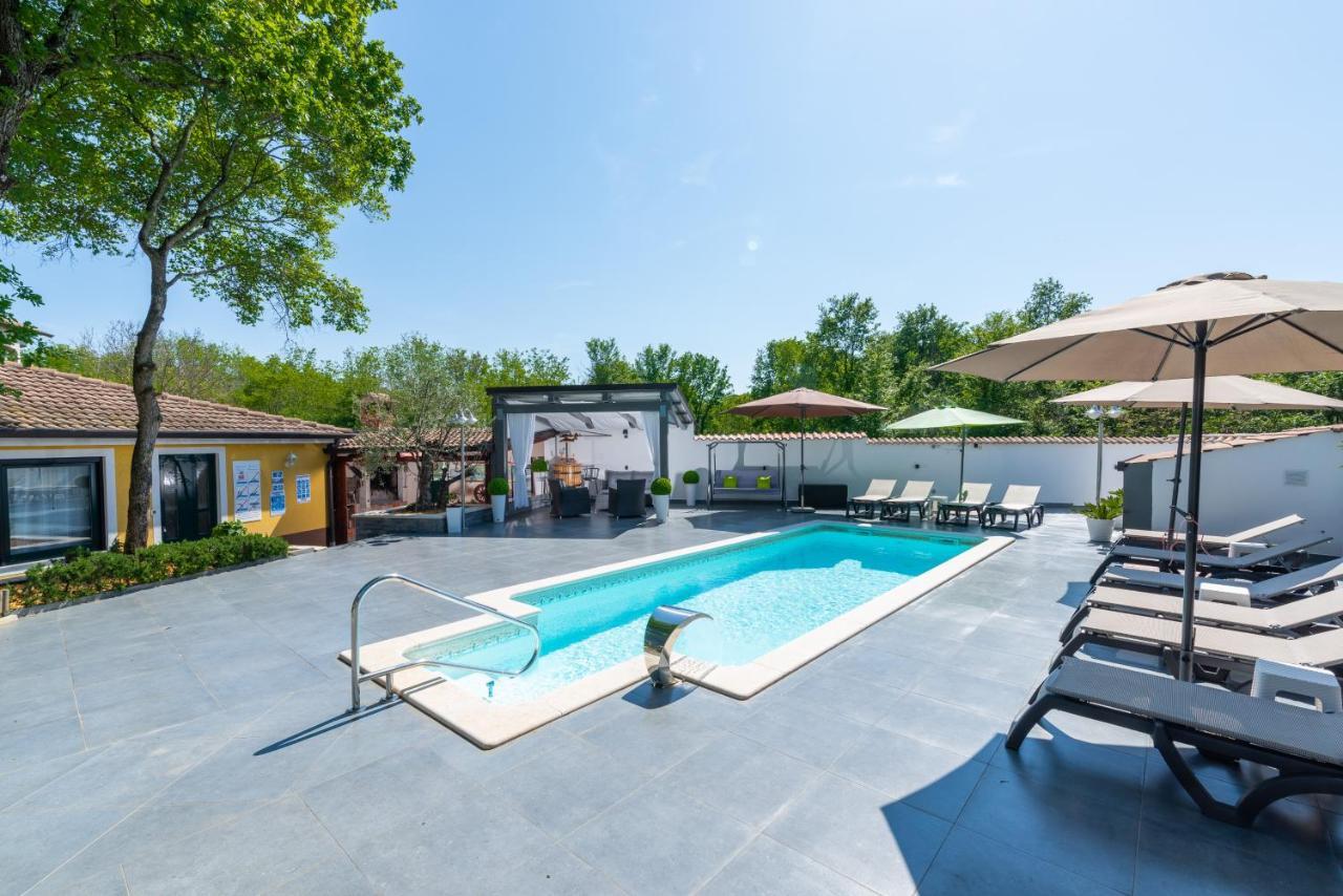 Apartment Felix Porec Bagian luar foto