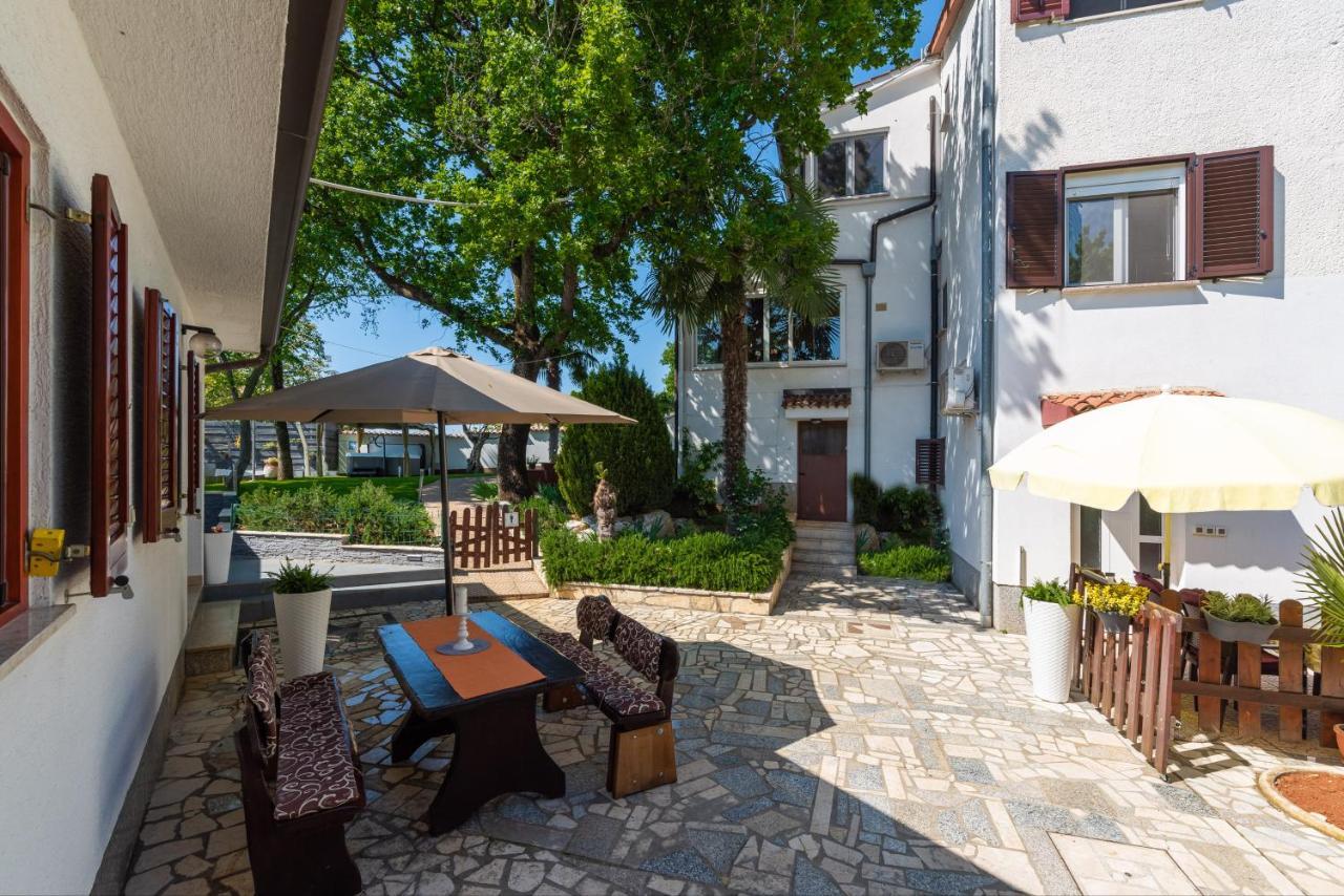 Apartment Felix Porec Bagian luar foto