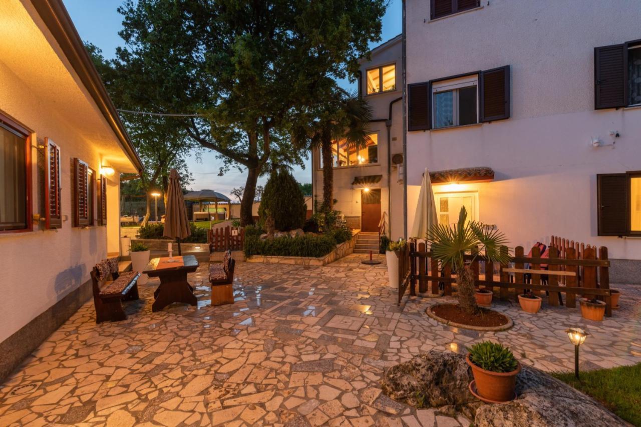 Apartment Felix Porec Bagian luar foto