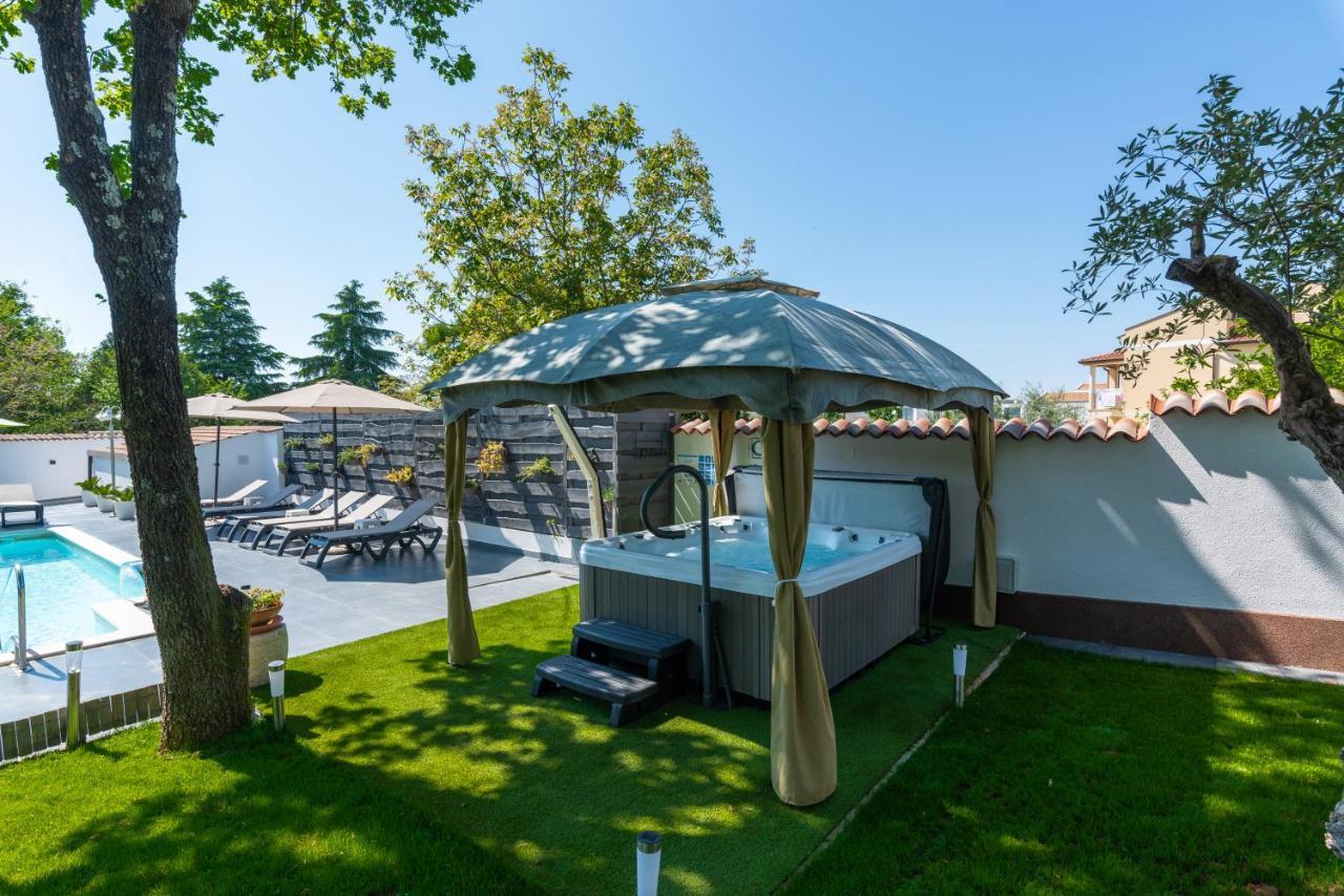 Apartment Felix Porec Bagian luar foto