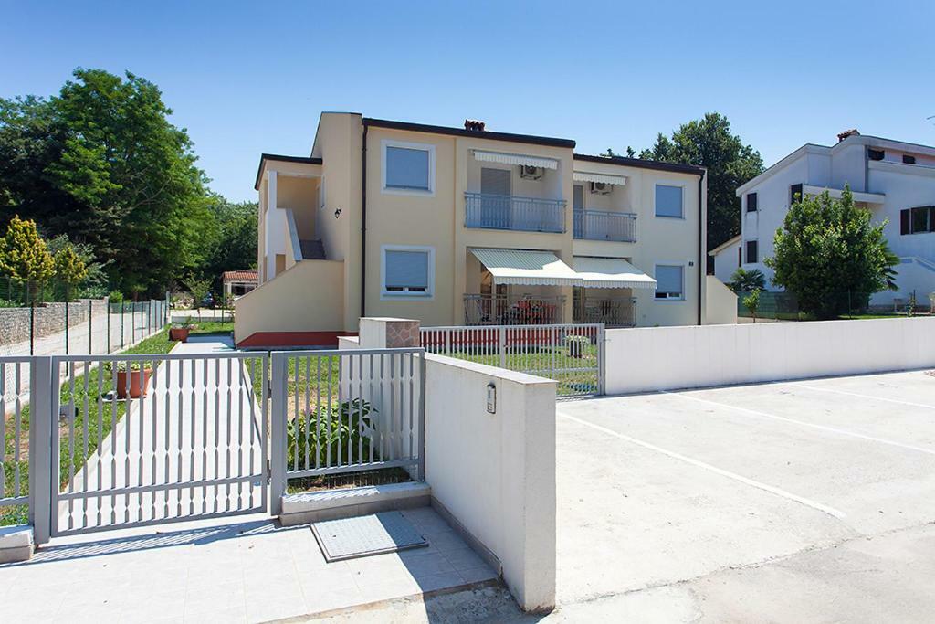 Apartment Felix Porec Bagian luar foto