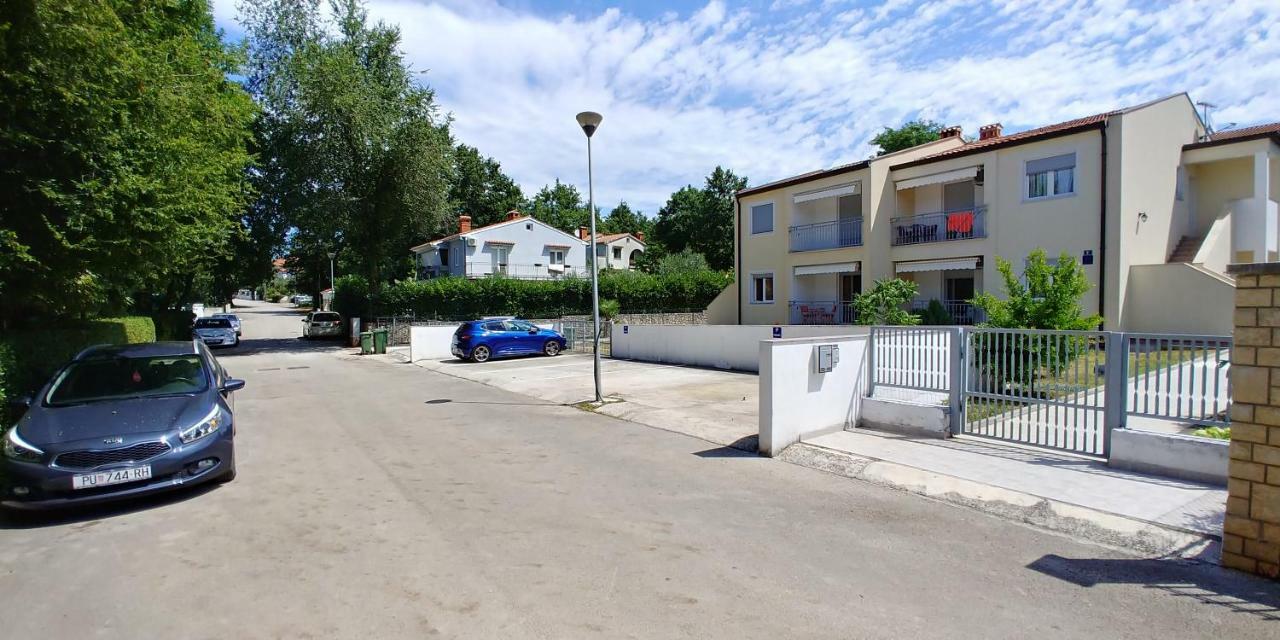 Apartment Felix Porec Bagian luar foto